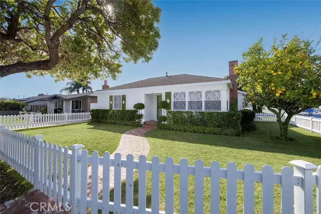 353 Flower Street, Costa Mesa, CA 92627