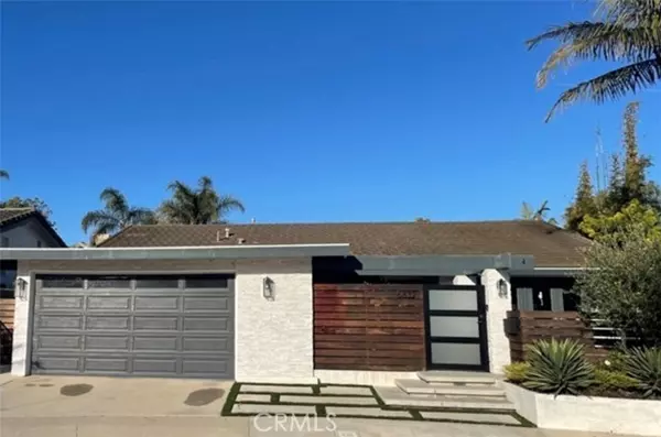 Huntington Beach, CA 92648,6832 Bar Harbor Lane