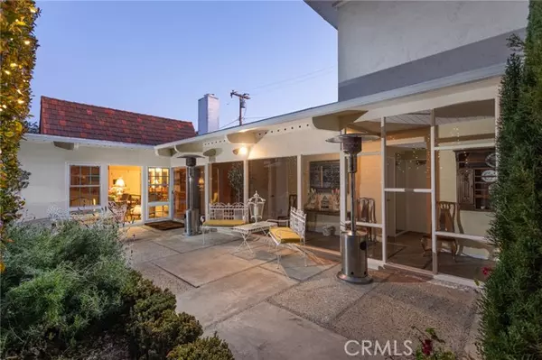 Corona Del Mar, CA 92625,209 Narcissus Avenue