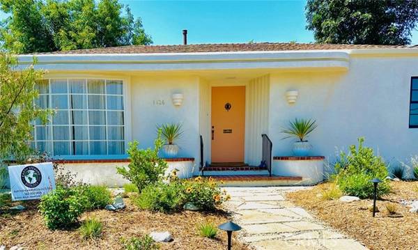 1426 East Roosevelt Road, Long Beach, CA 90807