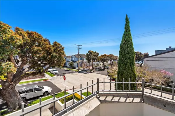 Corona Del Mar, CA 92625,301 Narcissus Avenue