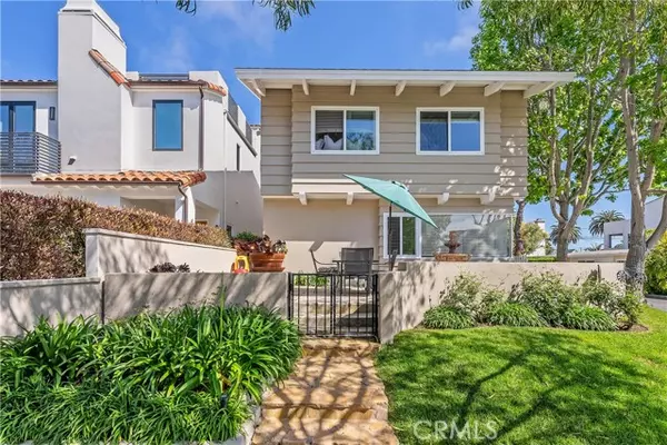 500 Larkspur Avenue, Corona Del Mar, CA 92625