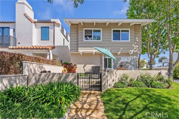 500 Larkspur Avenue, Corona Del Mar, CA 92625