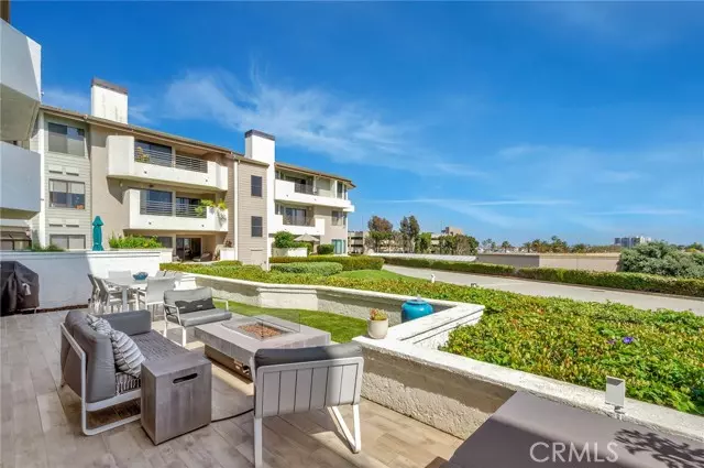 280 Cagney Lane, Newport Beach, CA 92663