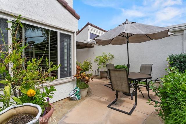 Irvine, CA 92612,18 Navarre