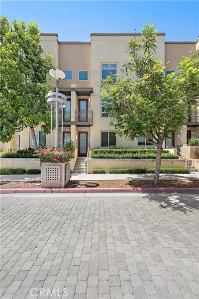 37 Soho, Irvine, CA 92612