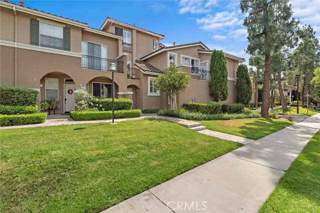 811 Larkridge, Irvine, CA 92618