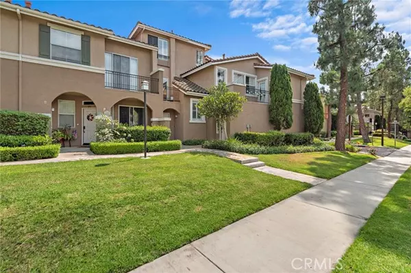 811 Larkridge, Irvine, CA 92618