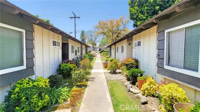 Yorba Linda, CA 92886,4702 Avocado Avenue