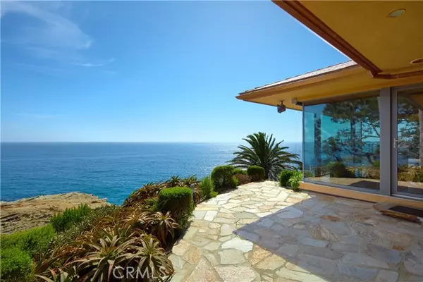 111 South La Senda Drive, Laguna Beach, CA 92651
