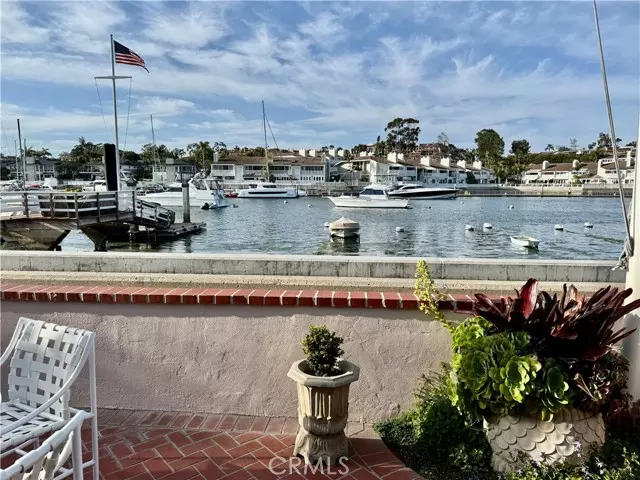 Newport Beach, CA 92662,1009 North Bay Front