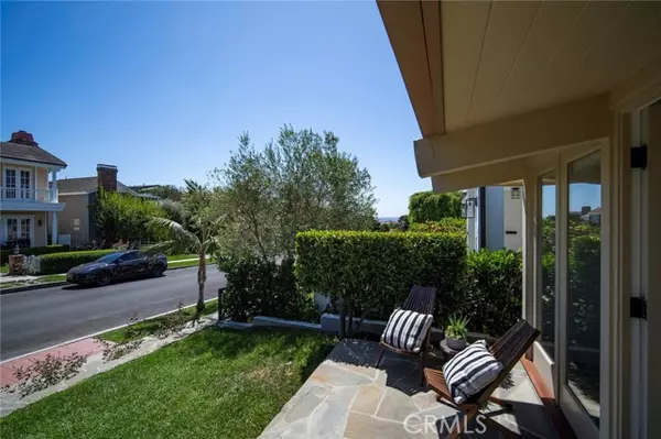 Corona Del Mar, CA 92625,237 Heliotrope Avenue