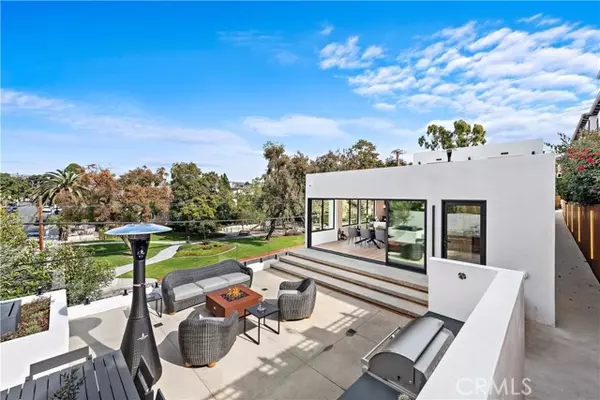 322 Iris Avenue, Corona Del Mar, CA 92625