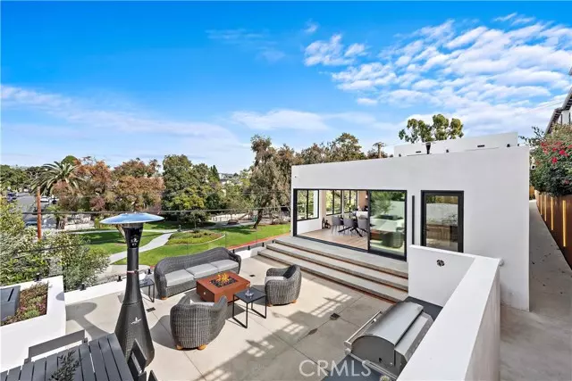 Corona Del Mar, CA 92625,322 Iris Avenue