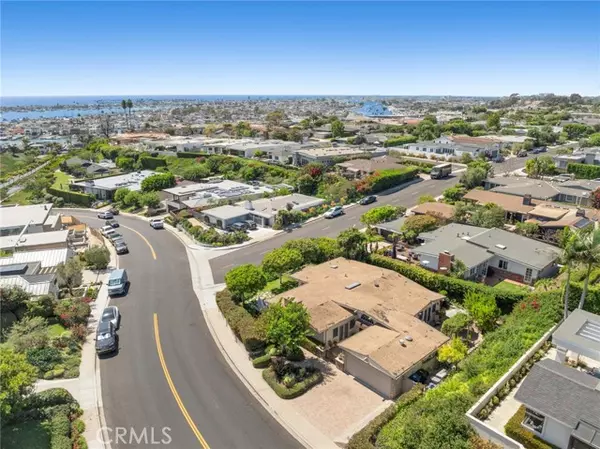 Corona Del Mar, CA 92625,707 Malabar Drive