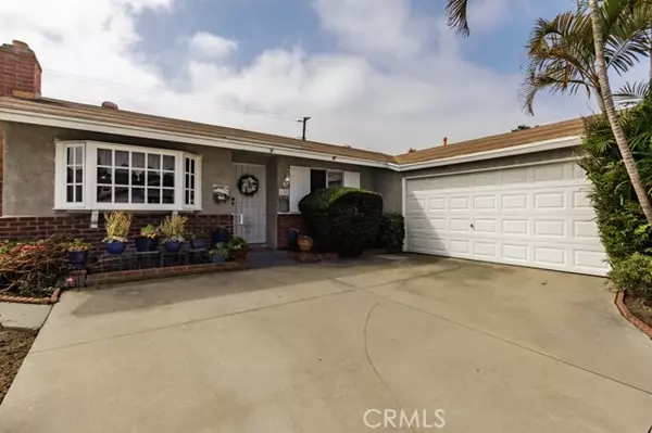 Huntington Beach, CA 92647,6382 Yale Circle