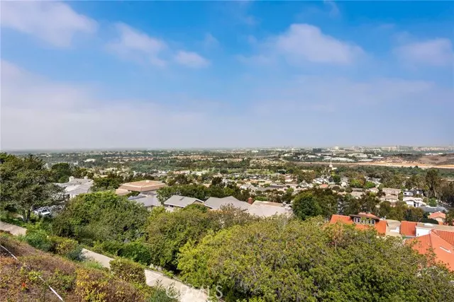 15 Cherbourg, Newport Beach, CA 92660