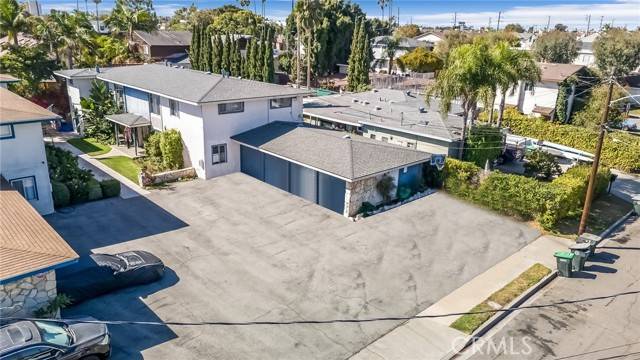 263 East 16th Place, Costa Mesa, CA 92627