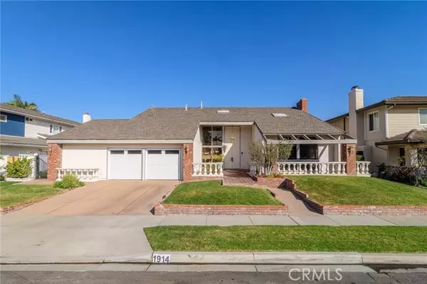 1914 Suva Circle, Costa Mesa, CA 92626