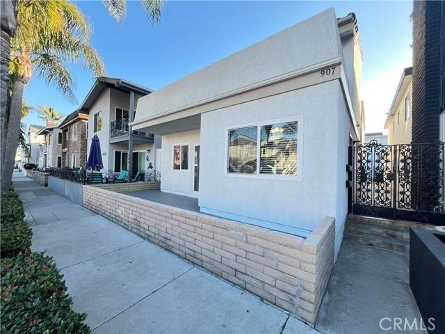 907 East Balboa Boulevard, Newport Beach, CA 92661