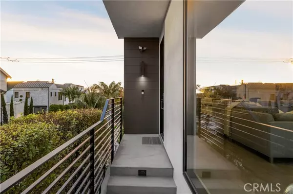 Corona Del Mar, CA 92625,701 Poppy Avenue