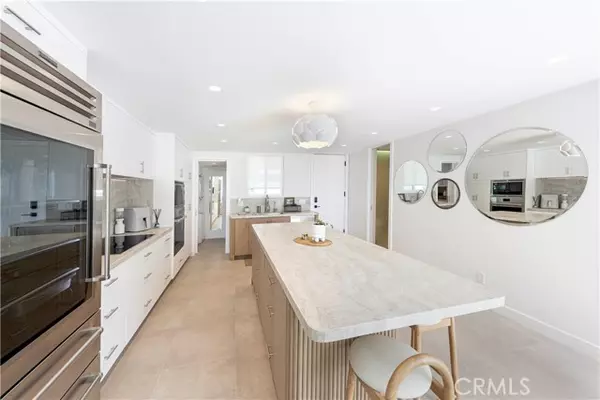 Corona Del Mar, CA 92625,725 Avocado Avenue
