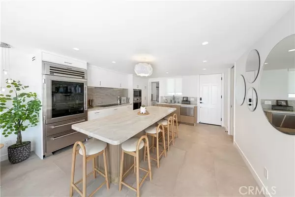 Corona Del Mar, CA 92625,725 Avocado Avenue