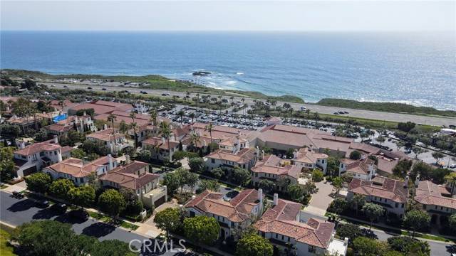 28 Surfspray Blf, Newport Coast, CA 92657