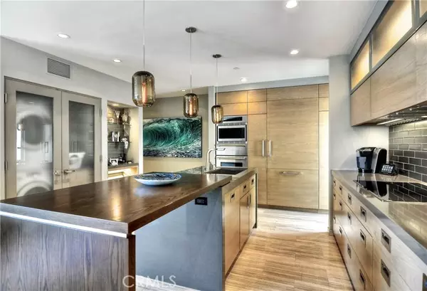 Corona Del Mar, CA 92625,214 Marguerite Avenue