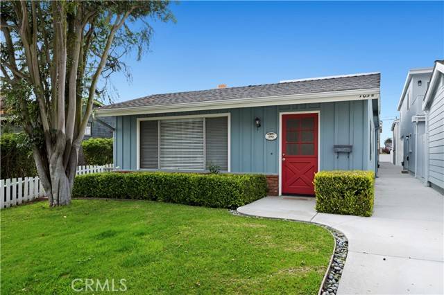 705 Orchid Avenue, Corona Del Mar, CA 92625