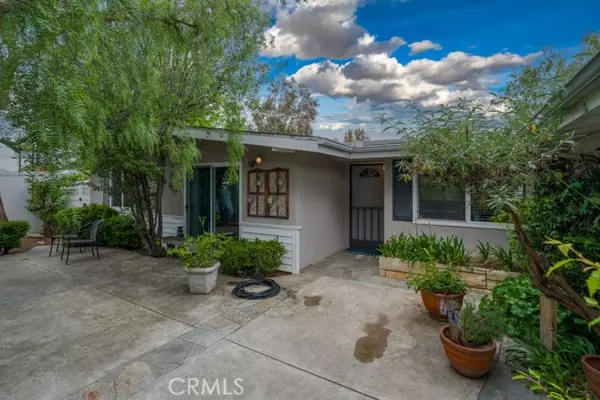 Costa Mesa, CA 92626,208 Dartmouth Place