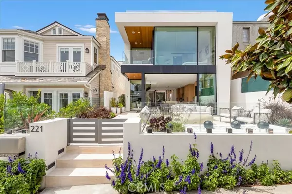 Corona Del Mar, CA 92625,221 Heliotrope Avenue
