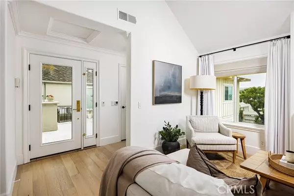 Corona Del Mar, CA 92625,423 Poppy Avenue
