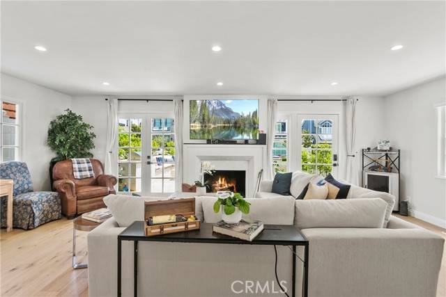 Corona Del Mar, CA 92625,711 Heliotrope Avenue