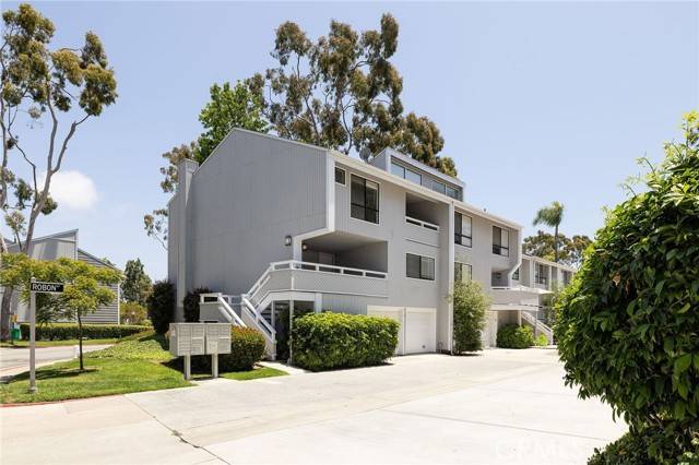 1 Robon Court, Newport Beach, CA 92663