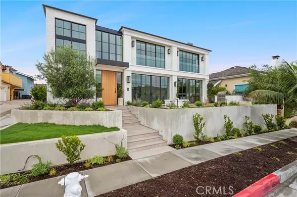 2820 Bayview Drive, Corona Del Mar, CA 92625