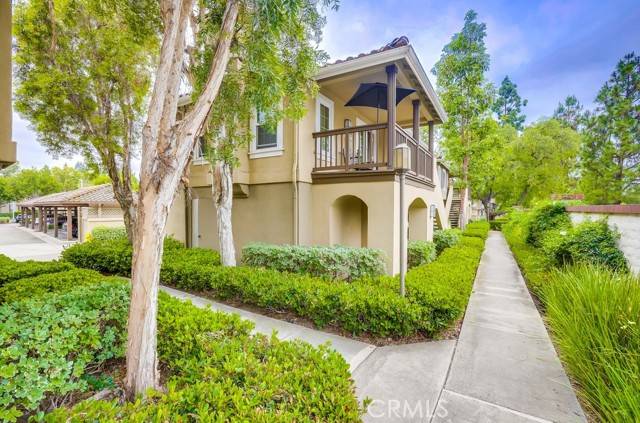 Tustin, CA 92782,253 Gallery Way