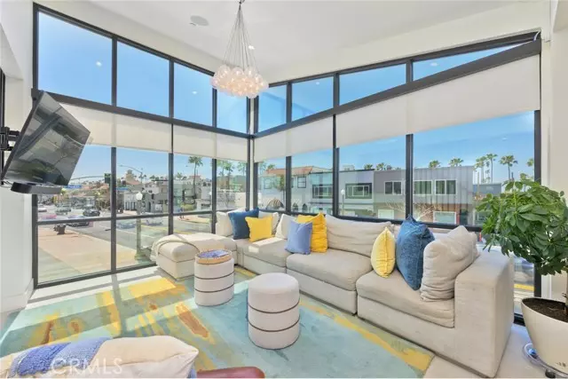Newport Beach, CA 92661,500 East Balboa Boulevard