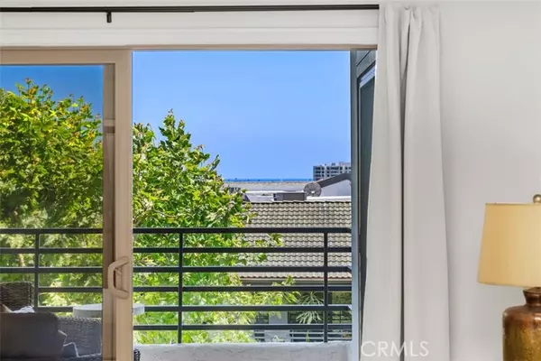 Newport Beach, CA 92663,260 Cagney Lane
