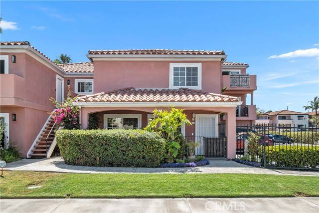 409 Utica Avenue, Huntington Beach, CA 92648