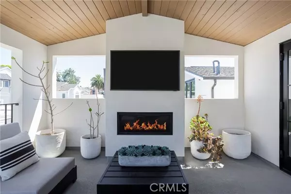 714 Iris Avenue, Newport Beach, CA 92625