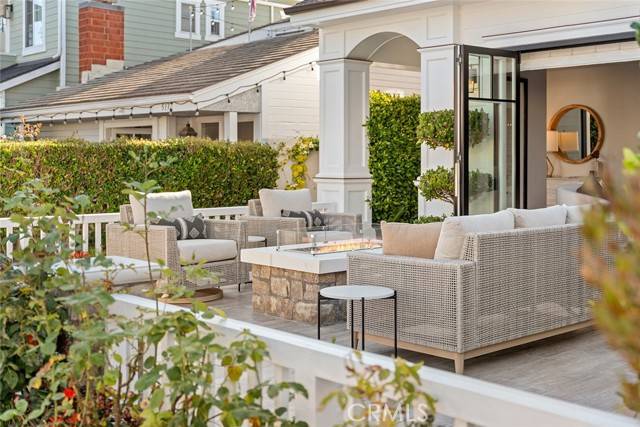 Corona Del Mar, CA 92625,515 Narcissus Avenue