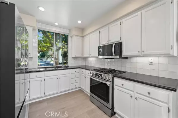 Irvine, CA 92606,26 Le Vanto