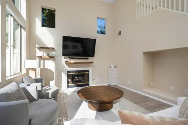 Irvine, CA 92606,26 Le Vanto