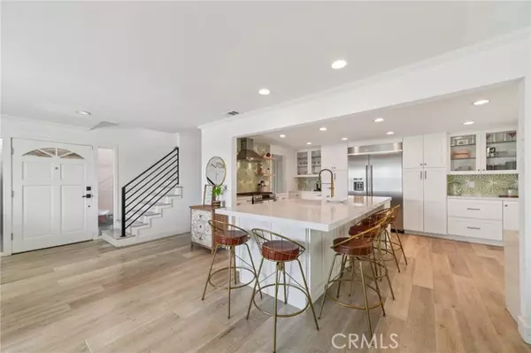 Newport Beach, CA 92663,409 Canal Street