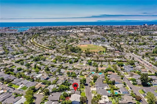 Newport Beach, CA 92660,1512 Sylvia