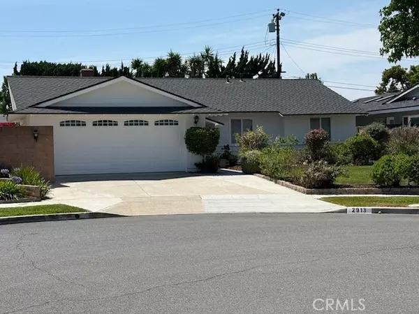 2913 Redwood Avenue, Costa Mesa, CA 92626
