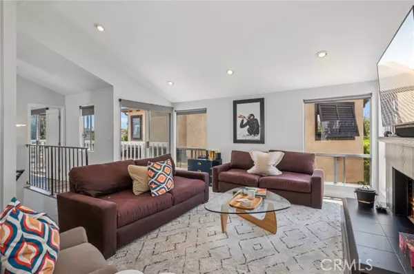 Corona Del Mar, CA 92625,405 Heliotrope Avenue
