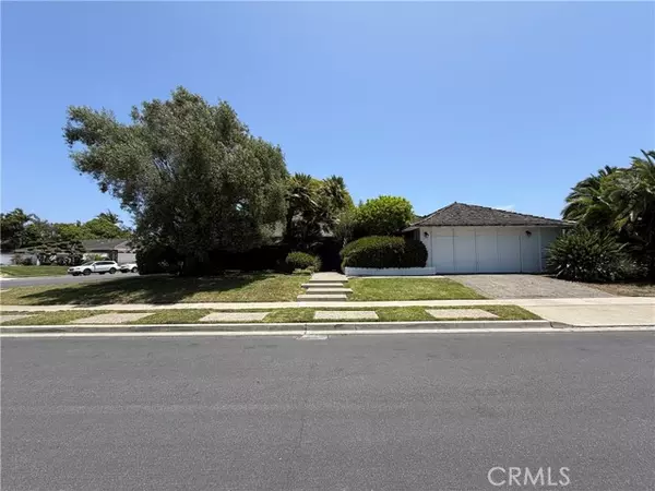 1900 Altura Drive, Corona Del Mar, CA 92625