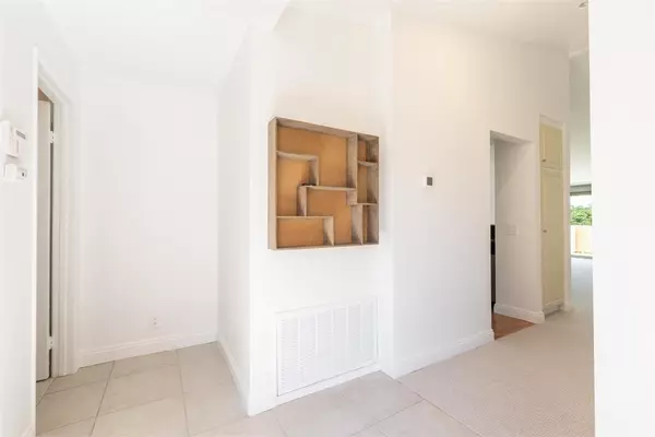 Newport Beach, CA 92660,260 Villa Point Drive
